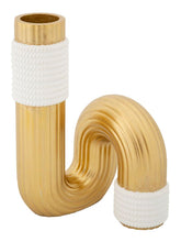 Vase blanc et doré aux lignes sinueuses