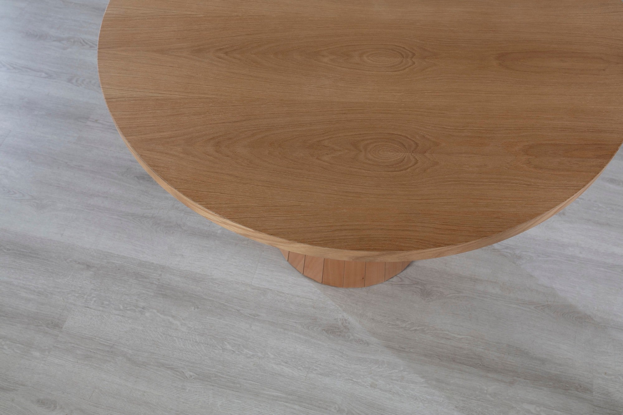 Table à manger rond Sukina D100cm Bois massif clair