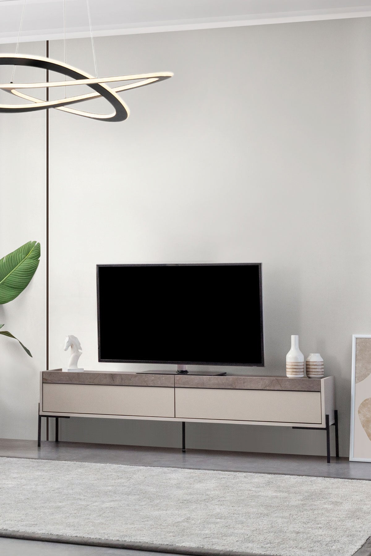 Meuble Tv moderne 2 portes Brilya L177cm Bois Effet grès Taupe et Métal Noir