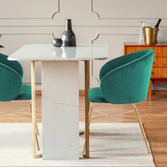 Chaise en velours vert avec pieds en or