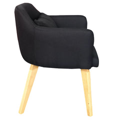 Fauteuil scandinave Dantes en tissu noir avec accoudoirs