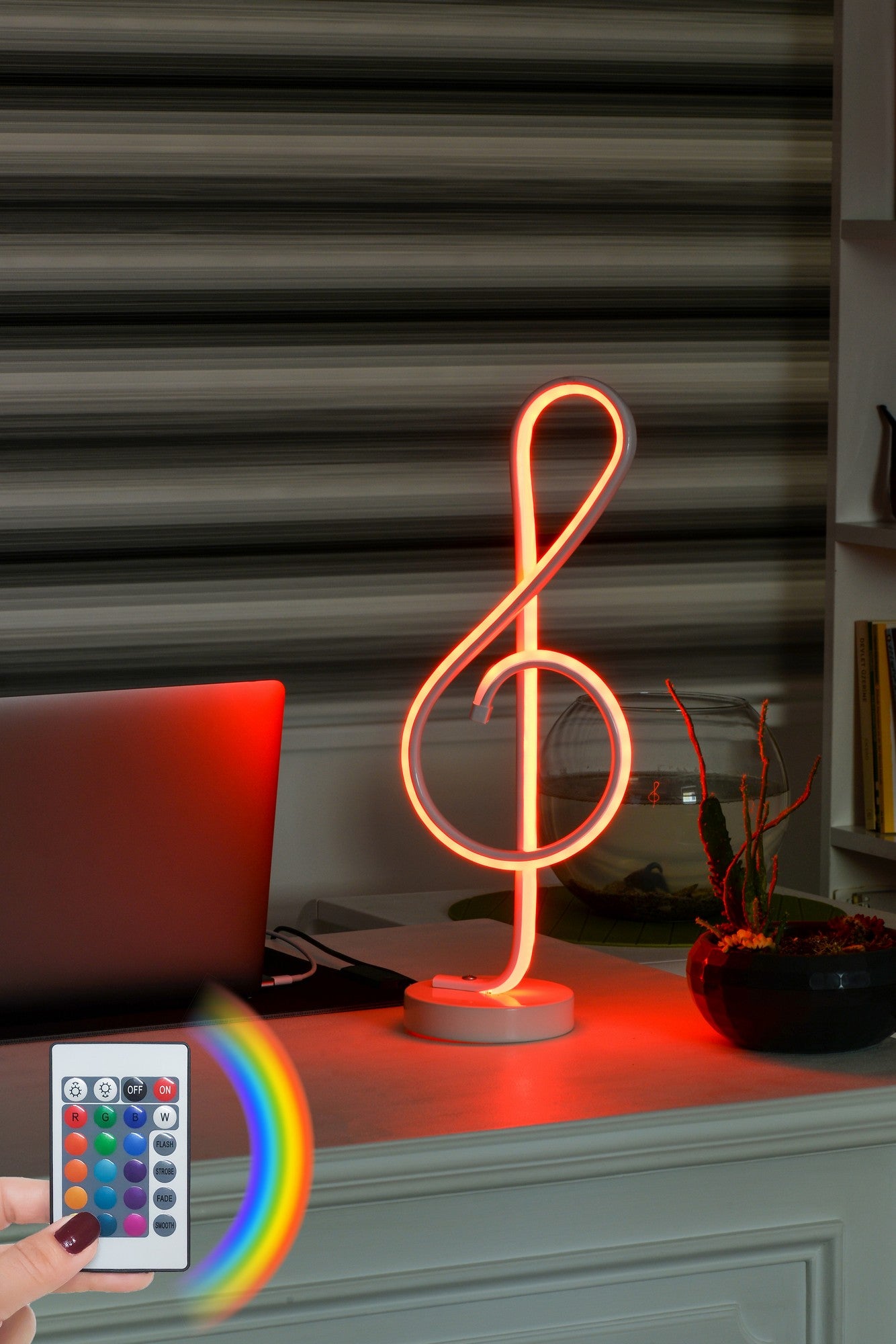 Lampe à poser design clé de sol Ludwig H47cm Métal Blanc et LED Multicolore