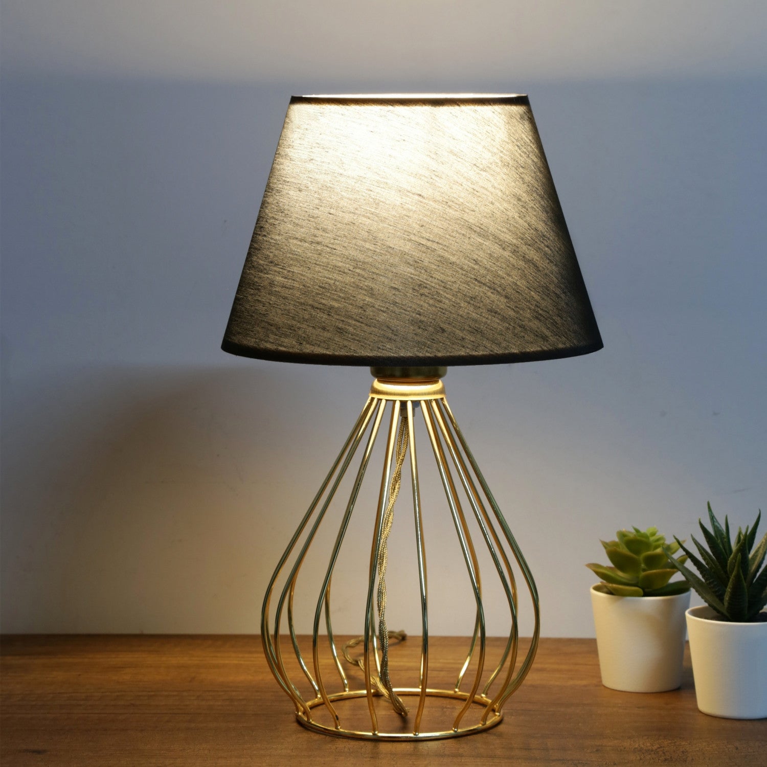 Lampe à poser filaire Talusa H36cm Métal Or et Tissu Noir