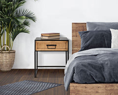 Chevet structure métal Noir tiroir bois tissé Rattan naturel