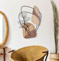 Panneau mural décoratif 3D en métal et bois avec formes abstraites et feuilles élégantes