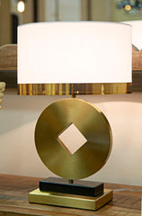 Lampe de table métal doré abat-jour tissu blanc bord doré