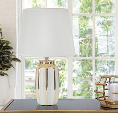 Lampe de table Cassy céramique blanche et dorée abat-jour en tissu blanc