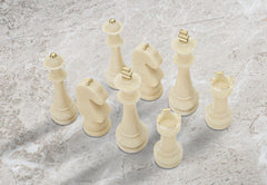 Ensemble d'échecs Quarzy en tons clairs avec détails dorés