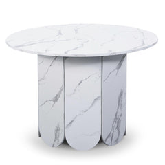 Table ronde extensible Cavelna style japandi 310cm effet marbre blanc avec rallonges intégrées