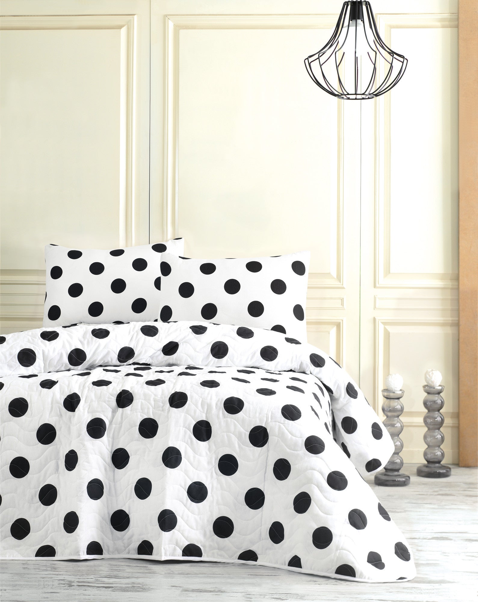 Set couvre-lit 160x220cm et 1 taie d'oreiller 50x70cm Polkadot Motif Pois Noir et blanc