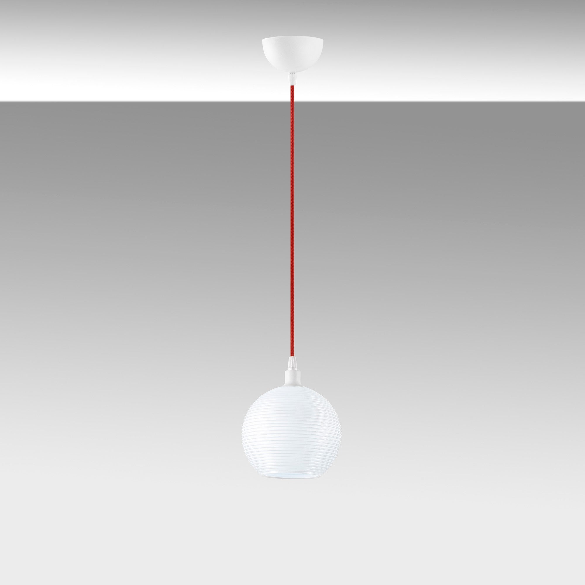 Suspension boule tronquée Macy Verre Blanc et Métal Rouge