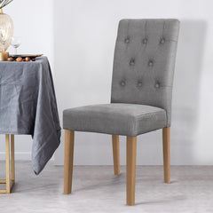 Lot de 2 chaises en tissu gris avec pieds en bois